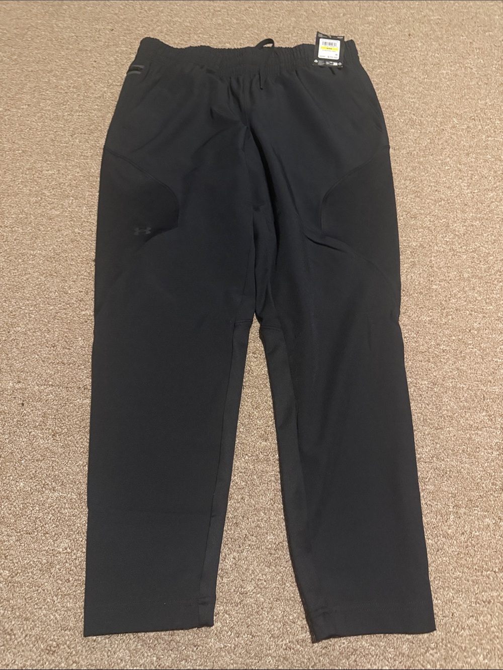 Under Armour women’s medium Black Tech Jogger Pants